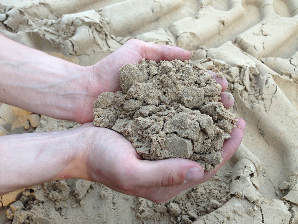 Сколько весит куб песка строительного